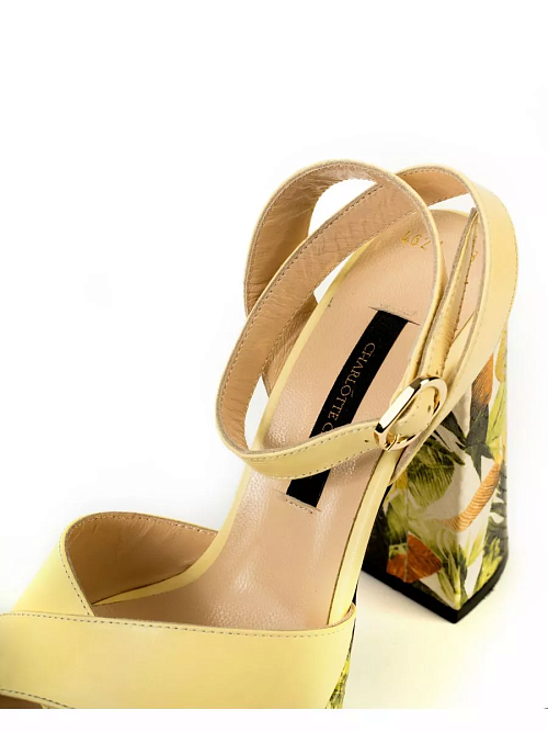 Босоножки FLEUR, желтый